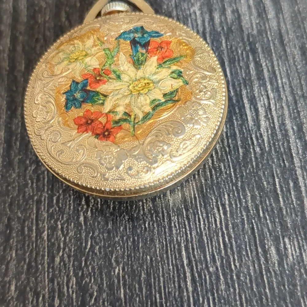 Vintage Lucerne Swiss Manual Pendant Watch Gold Tone